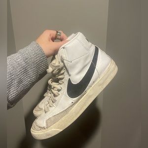 Nike sneaker hi tops